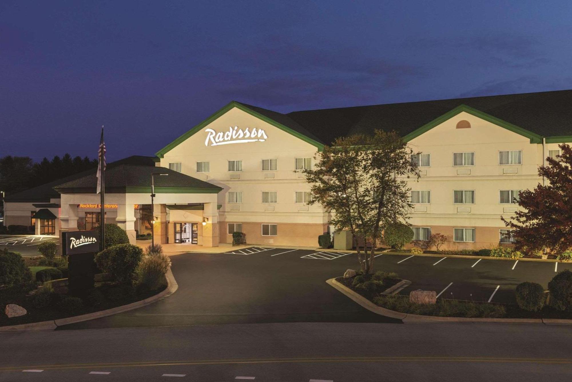 Radisson Hotel & Conference Center Rockford Bagian luar foto