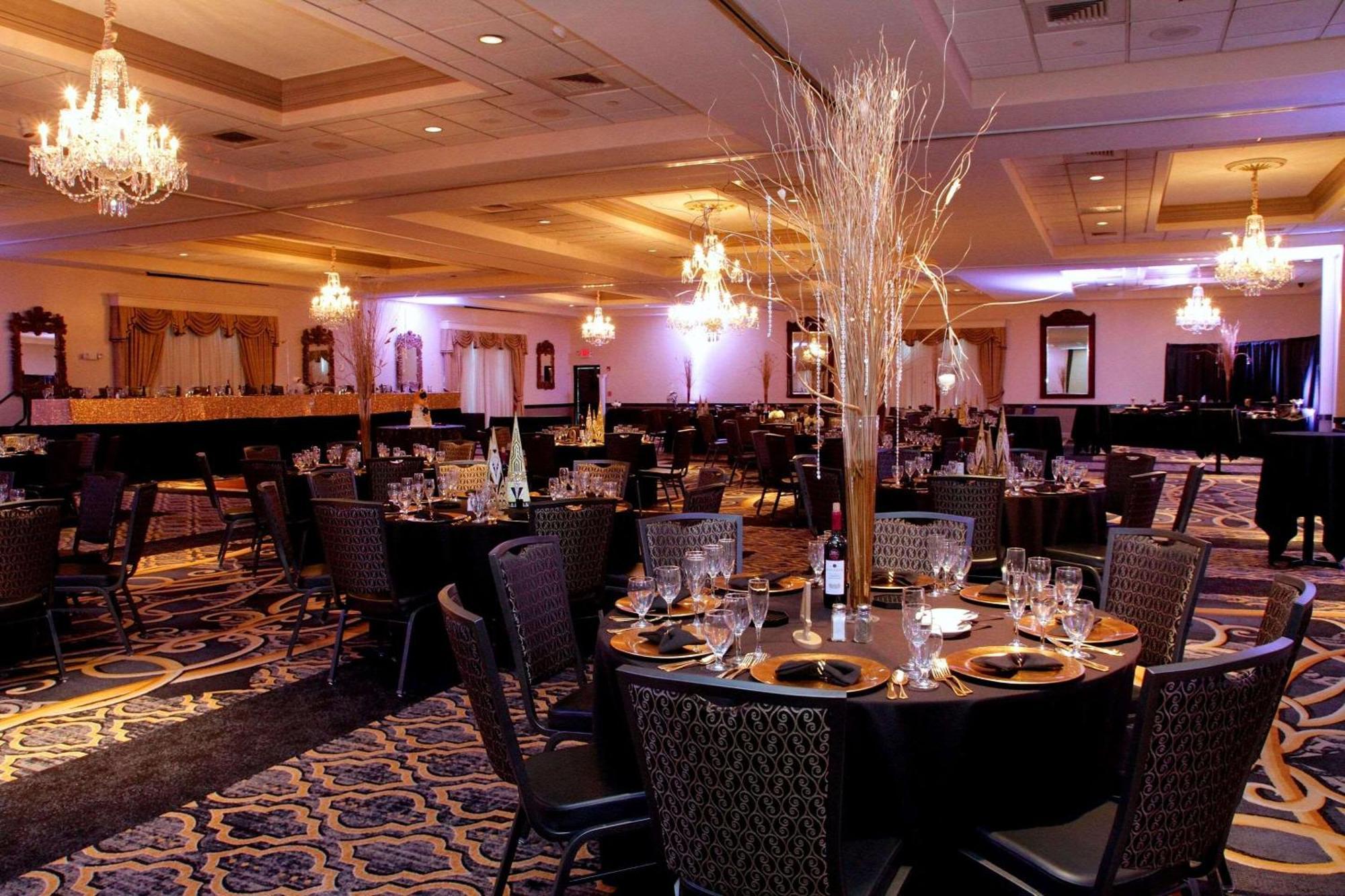 Radisson Hotel & Conference Center Rockford Bagian luar foto