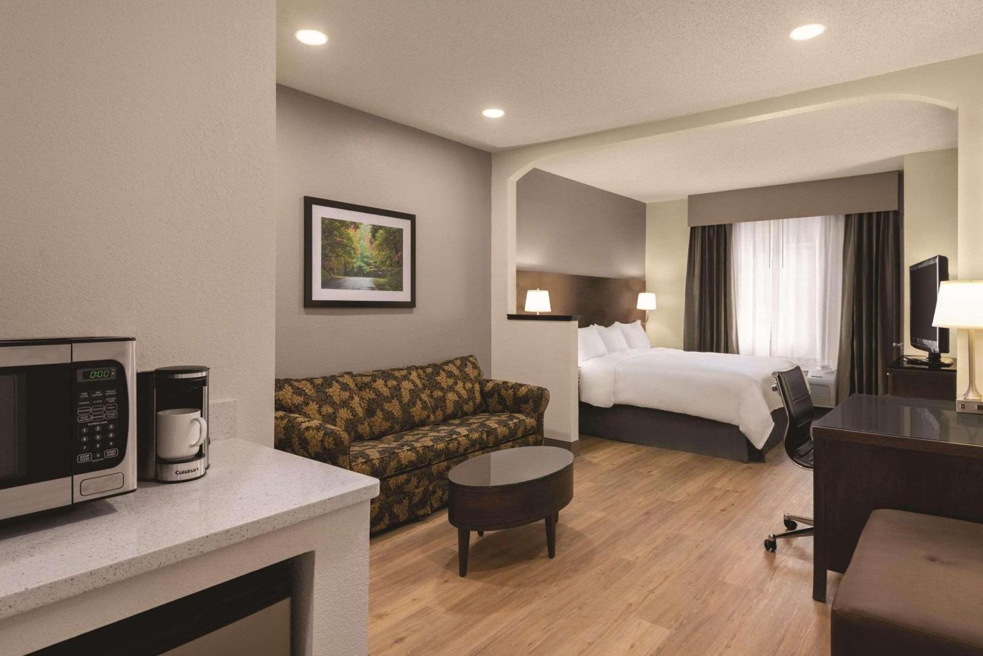 Radisson Hotel & Conference Center Rockford Bagian luar foto
