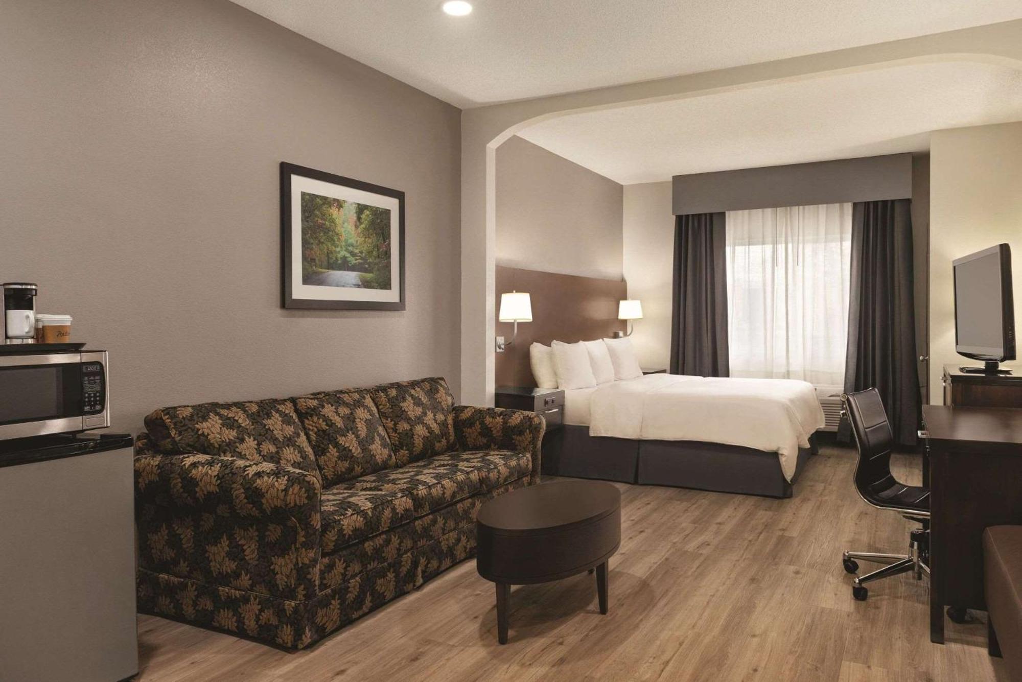 Radisson Hotel & Conference Center Rockford Bagian luar foto
