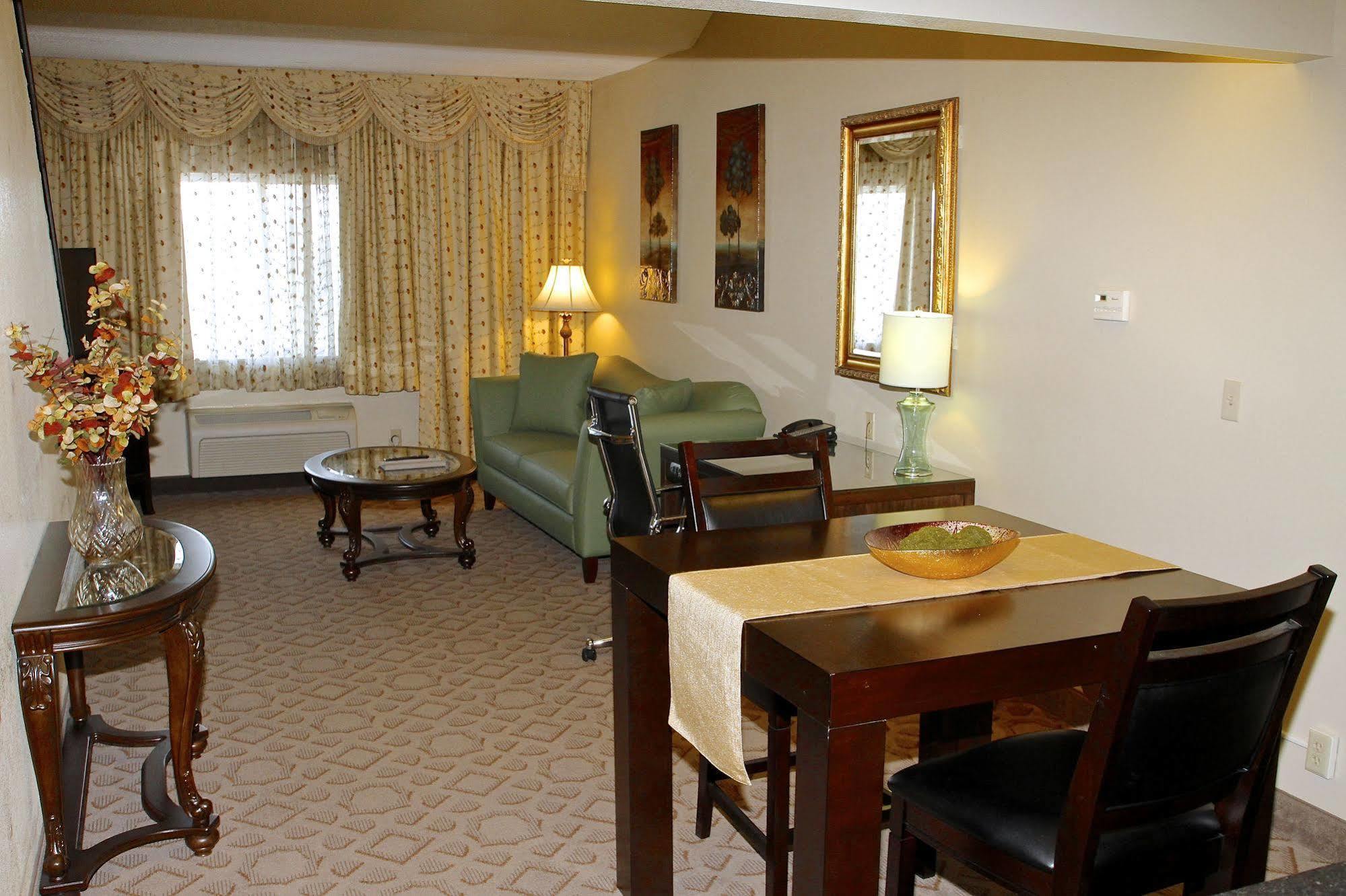 Radisson Hotel & Conference Center Rockford Bagian luar foto