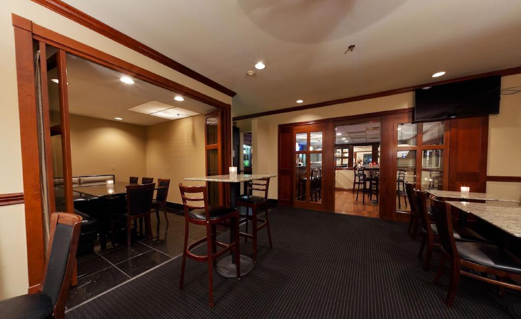 Radisson Hotel & Conference Center Rockford Bagian luar foto