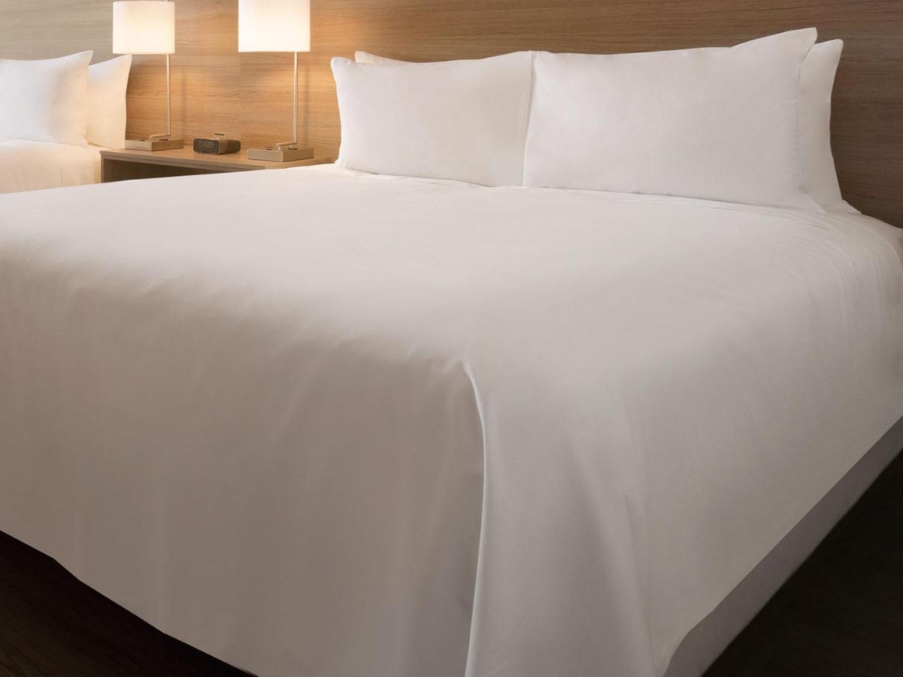 Radisson Hotel & Conference Center Rockford Bagian luar foto